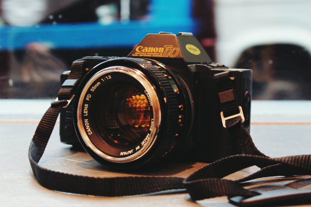 Bladeren verzamelen vocaal Lelie The Canon T70: An Ode to an Imperfect Film Camera