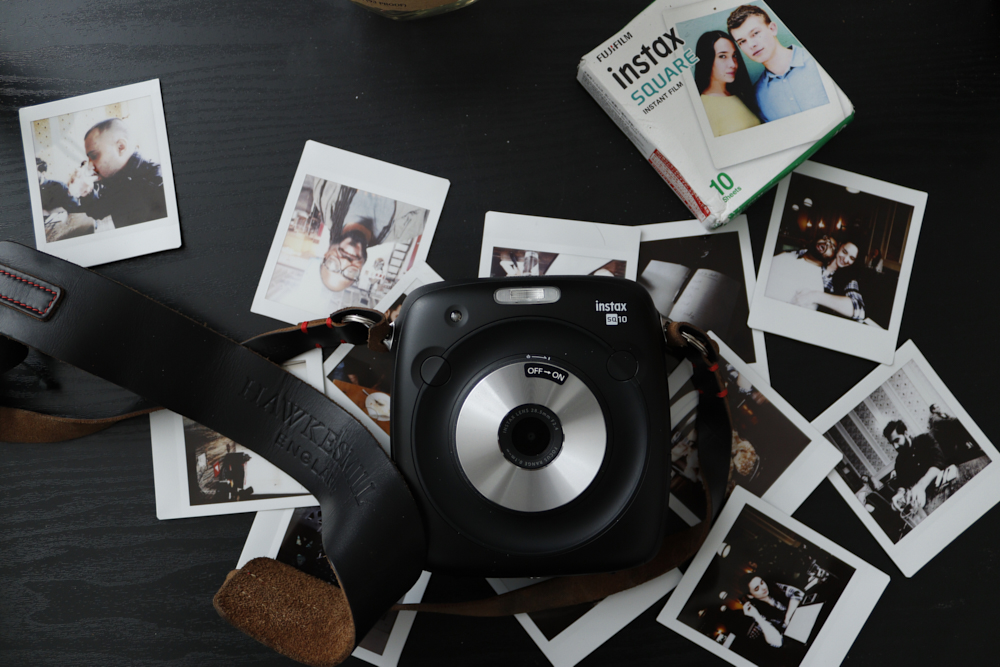 Deter partner Beschrijving Review: Fujifilm Instax SQUARE SQ10 (Instax Square Format)