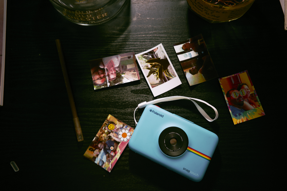 Polaroid Snap Instant Digital Camera (Black) with Zink Zero Ink