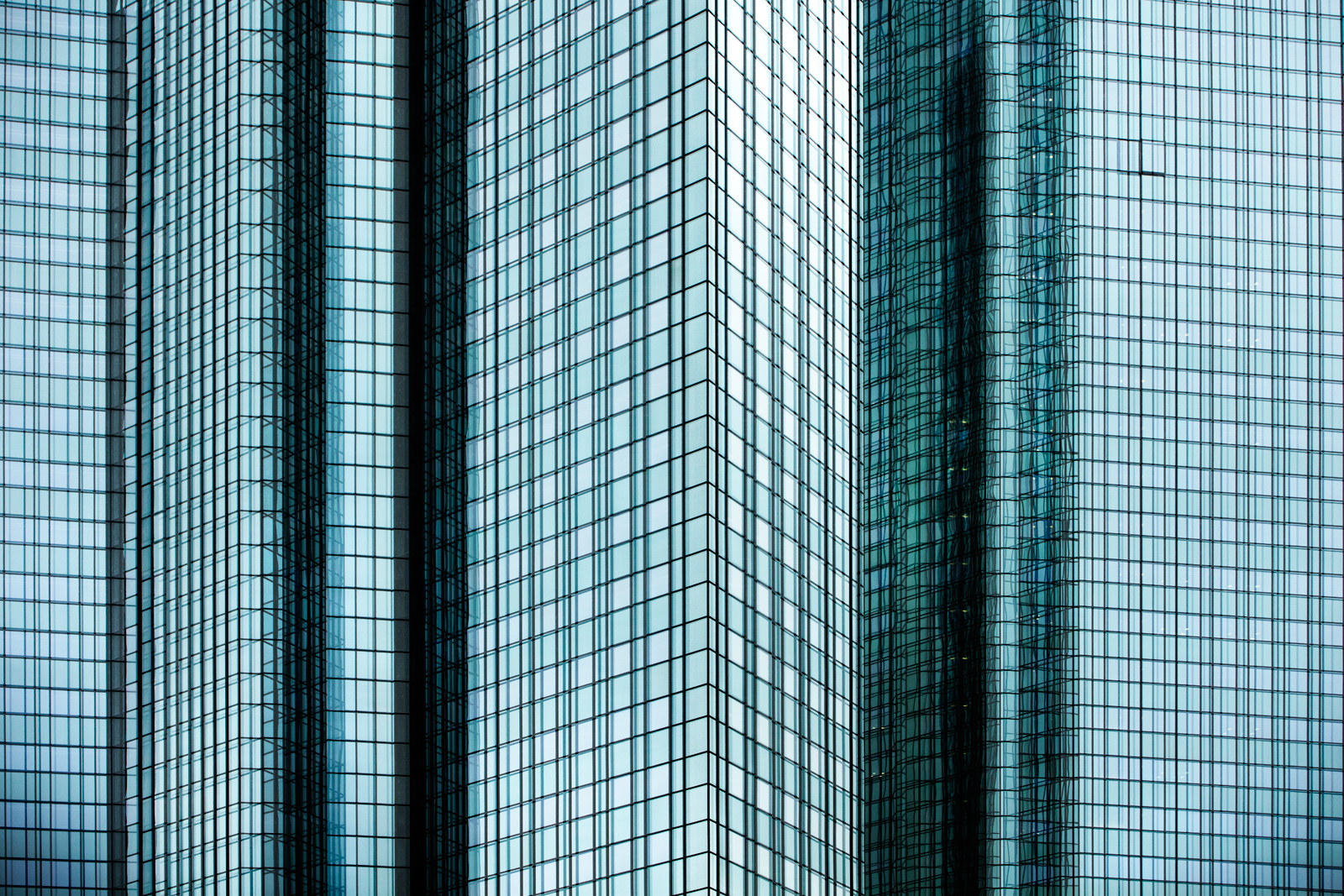 Carsten Witte Deconstructs Frankfurt in Dizzying Architectural Photography
