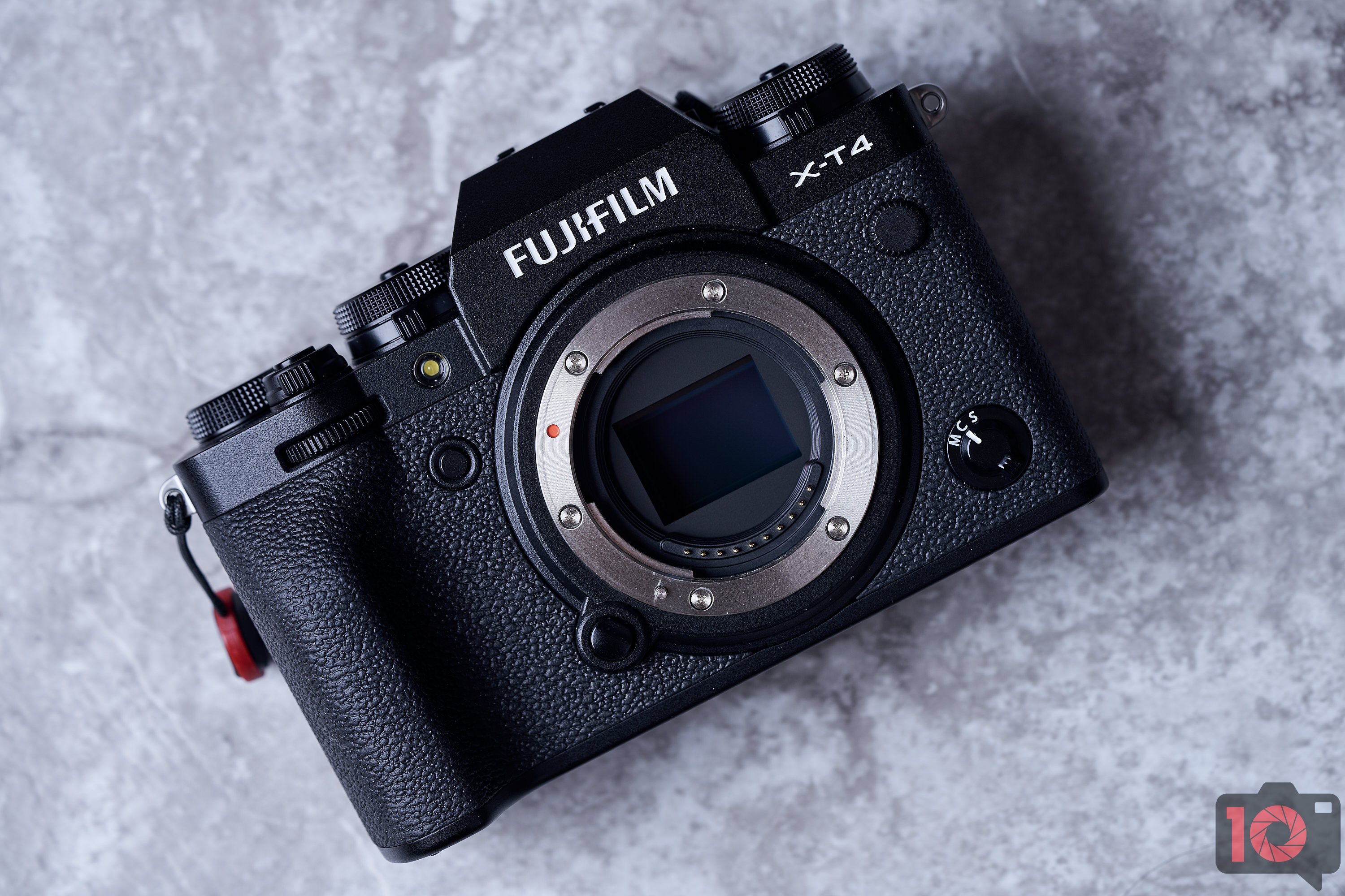 The Fujifilm XT4 Has a Discount and 5 Stars From Us!