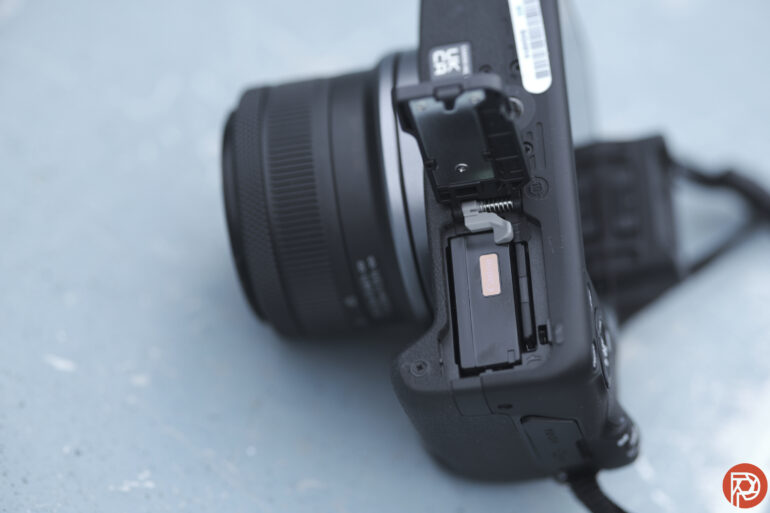 Canon EOS R100 4K Video Mirrorless Camera (Body Only) Black 6052C002 - Best  Buy